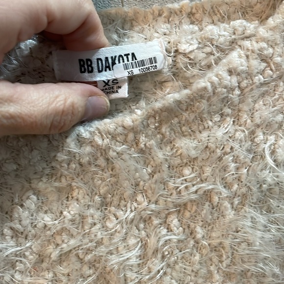 BB Dakota Oatmeal Get A Crew Eyelash Crop Sweater - Picture 4 of 5